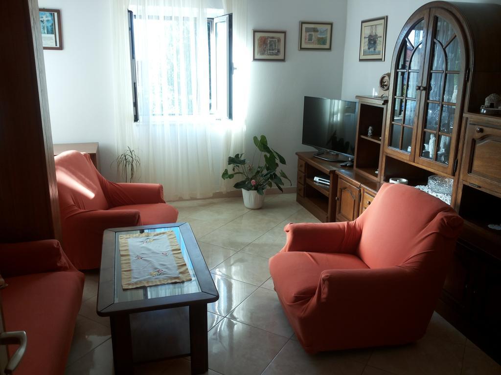 Apartment Ranka Postira Quarto foto